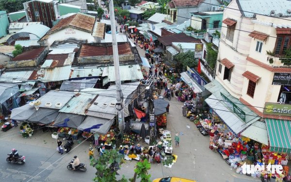 Họp chợ đông vui buổi chiều, thương nhớ chợ quê ngày cận Tết